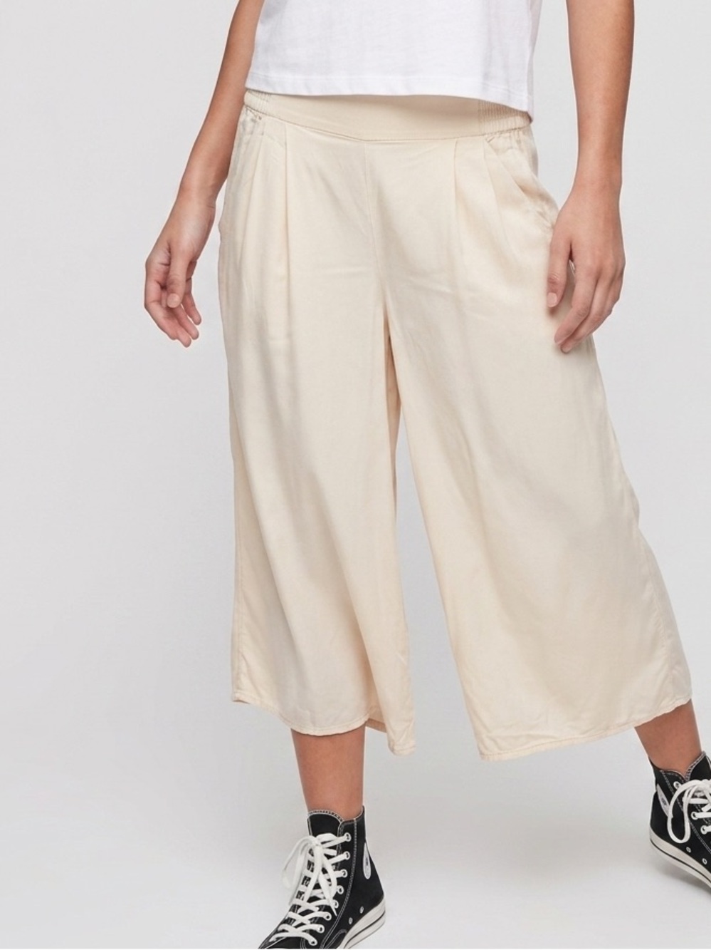 Sunday Best Aritzia Women's Cream Wide-Leg Crop Pants S